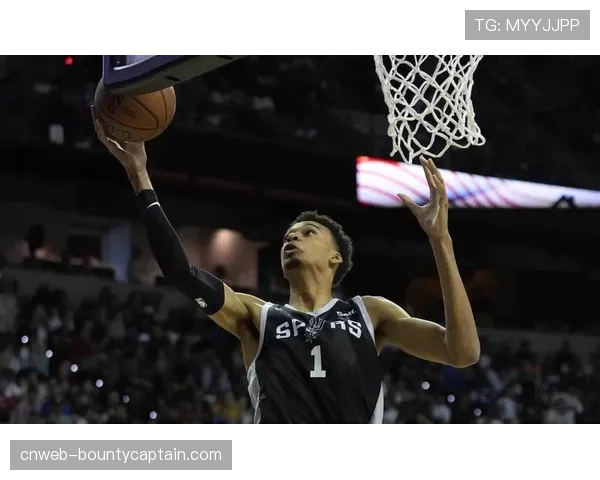 文班亚马狂揽35分15篮板8盖帽,马刺力克爵士