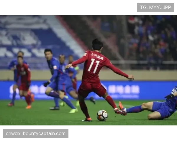 特写瞬间:第85分钟,替补奇兵利用对手体能下降阶段完成致命一击 特写瞬间:第85分钟,替补奇兵利用对手体能下降阶段完成致命一击